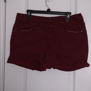 Maroon shorts| ALL PRICES ARE NEGOTIABLE